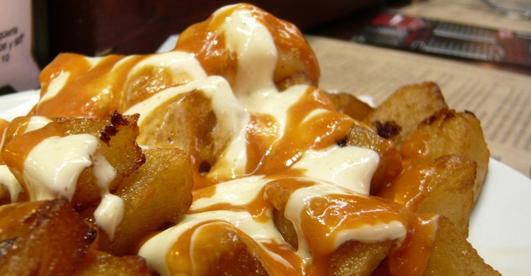 Las patatas bravas de Barcelona son inigualables (Flickr)