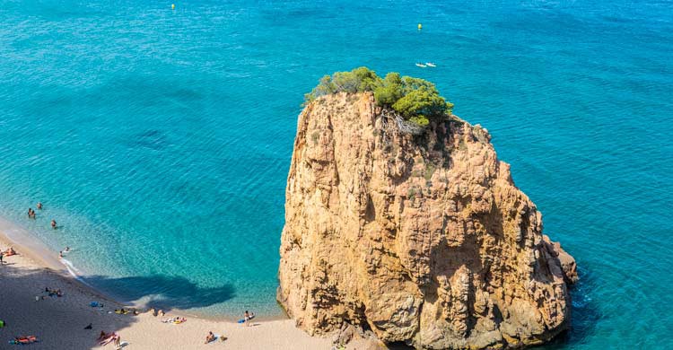 Bucear en las islas Medas, en la Costa Brava (iStock)