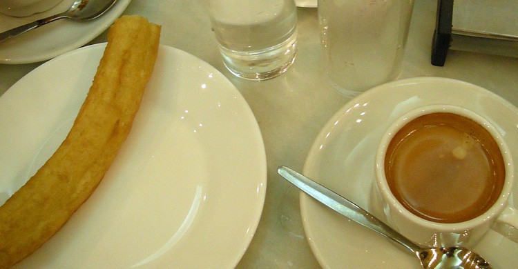 Desayuno de café y porra en Madrid (Flickr)