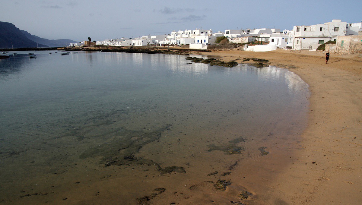Caleta del Sebo en La Graciosa, en Canarias. Yeowatzup (Flickr)