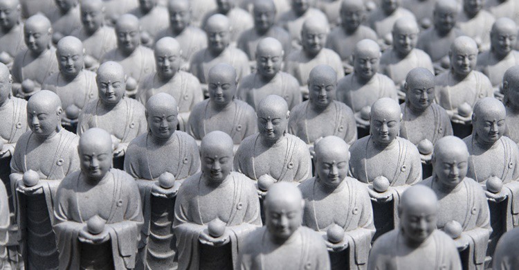 Figuras de Jizo en el templo de Hase Kannon. Yuthongcome (iStock)
