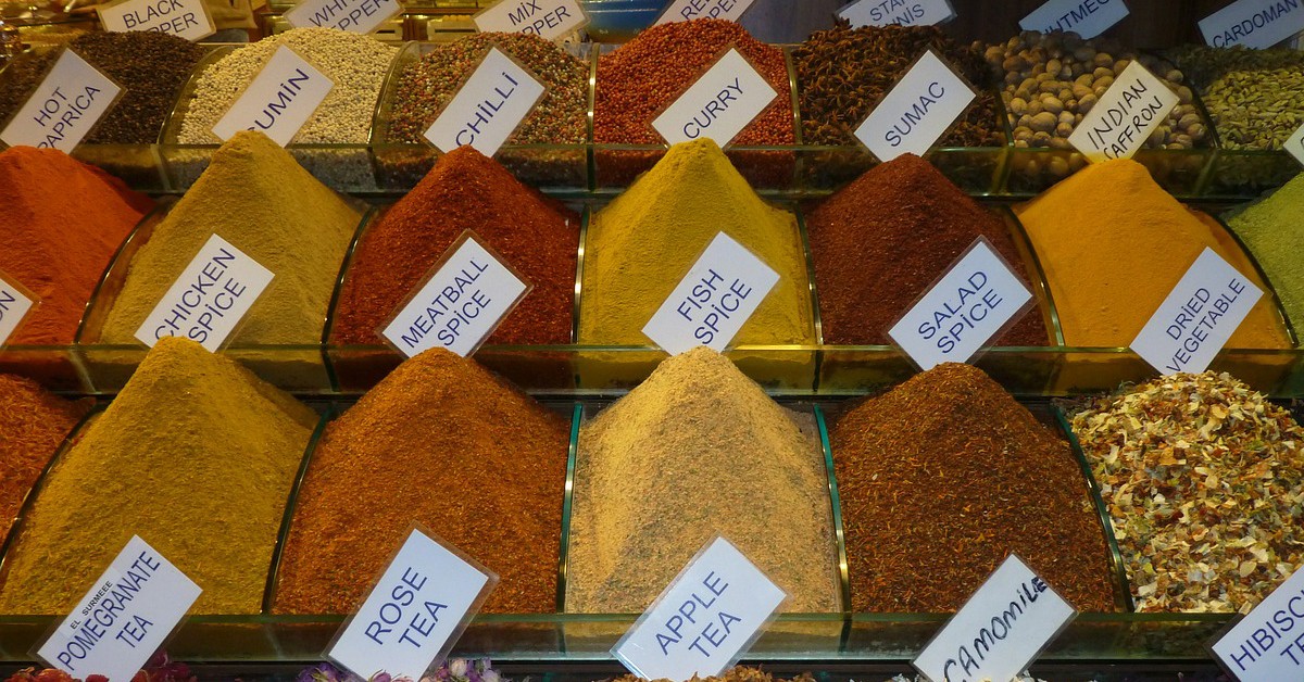 Comer curry (Pixabay)