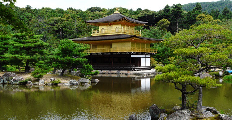 Templo de Kinkaju-ji. Zigomar (Wikipedia Creative Commons)
