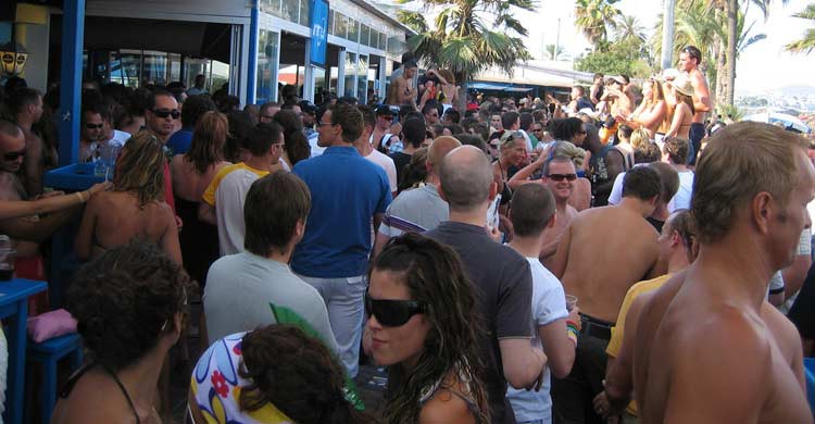 El famoso Bora Bora, en Playa d’en Bossa (wikimedia.org)