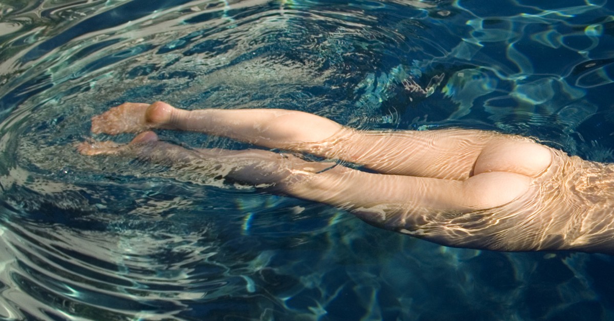 Poco a poco más piscinas se suman a las iniciativas nudistas (iStock)