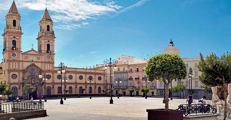 Plaza de San Antonio (wikimedia.org)