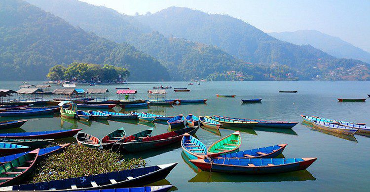 Lago Phewa. Social Tours Nepal (Foter)