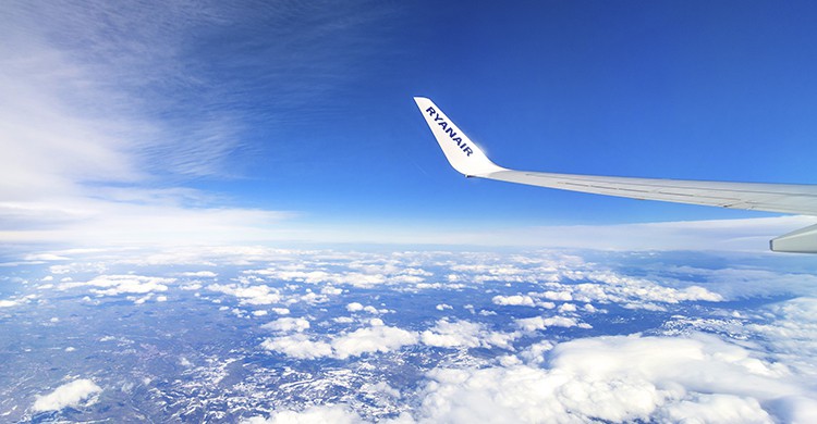 Ryanair es la aerolínea europea que menos equipaje pierde (Istock)