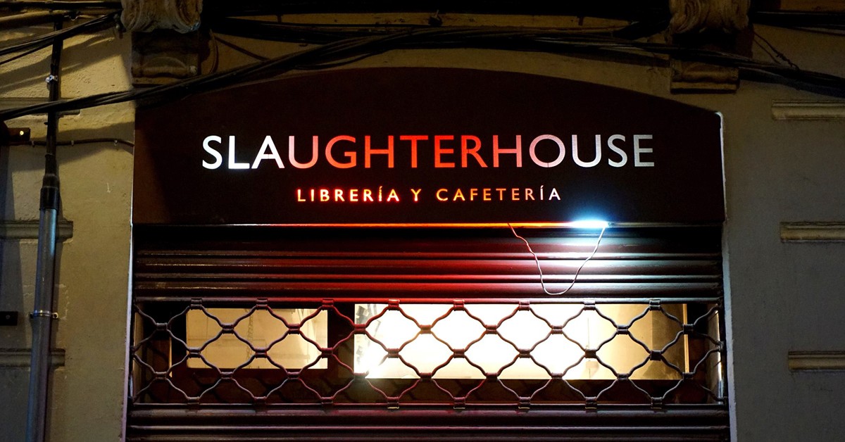 Fachada y cierre de Slaughterhouse (Facebook)