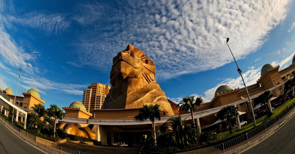 Angular exterior (Sunway Pyramid, Facebook)