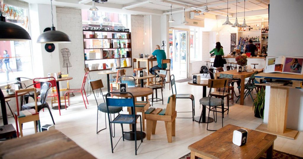 Sigue leyendo Los 8 mejores bares librería en España