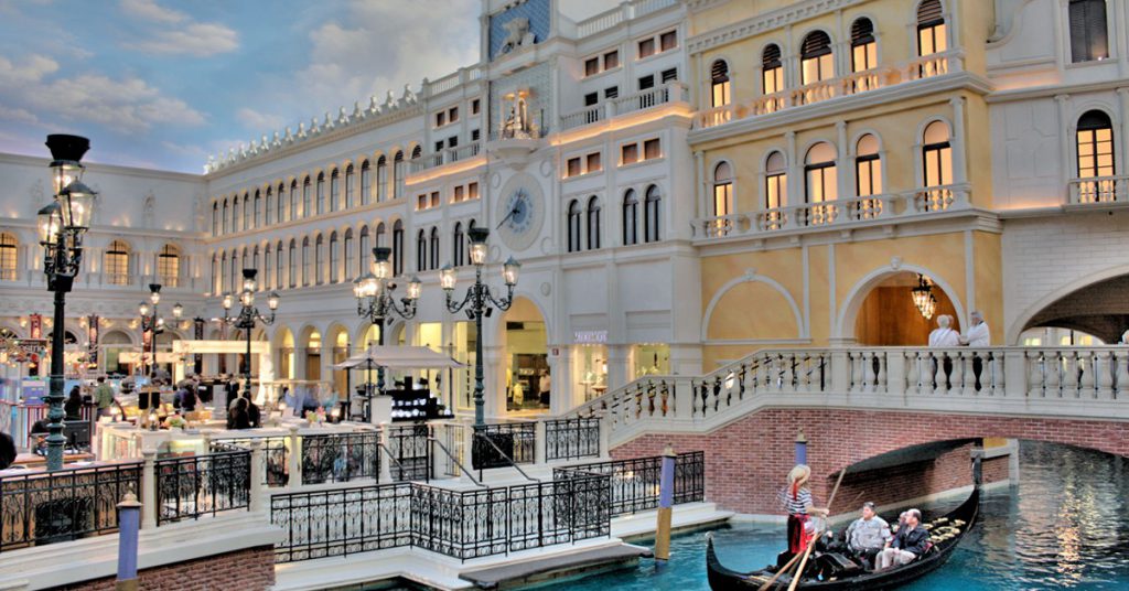 The Venetian (arripay, Foter)