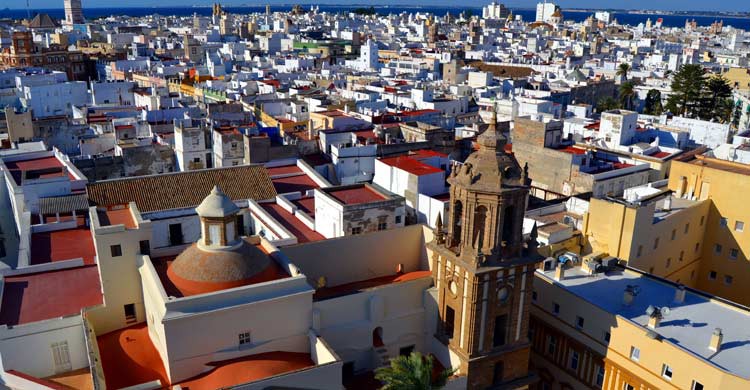 Vistas desde la Torre de Poniente de la Catedral de Cádiz (wikimedia.org)