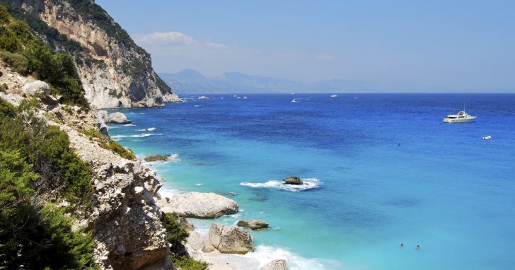 Cerdeña: Vuelo + 7 Noches desde 96€