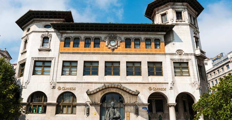 El edificio de Correos se salvó del incendio de 1941 (iStock)