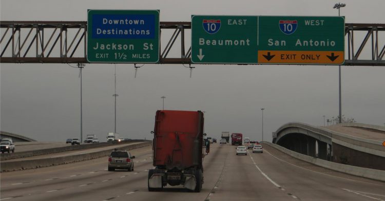 Carriles y más carriles en Houston (Flickr)