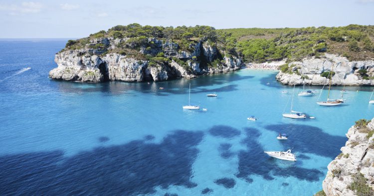 Vuelo + 7 Noches de Hotel en Menorca desde 161€
