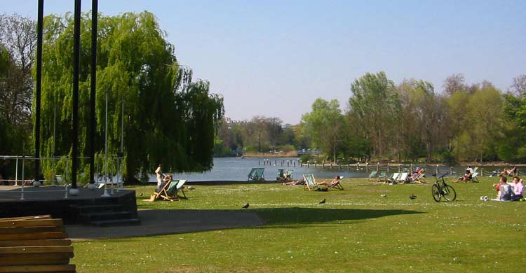 Regent’s Park (wikimedia.org)