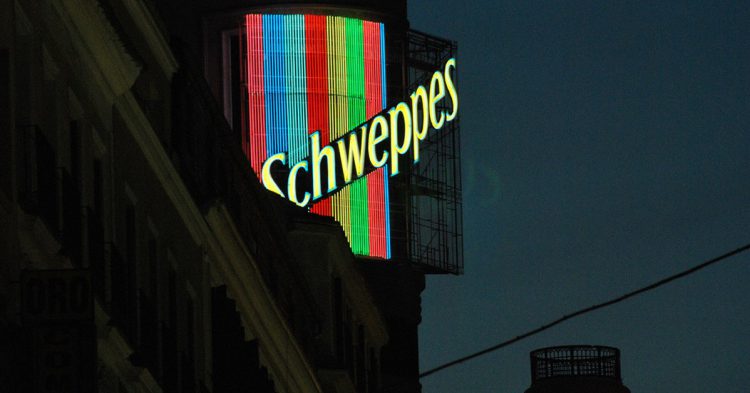 Cartel de Schweppes en la Gran Vía de Madrid (Flickr)