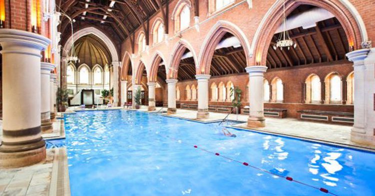 El clasicismo del Virgin Active londinense (Fuente: virginactive.co.uk)