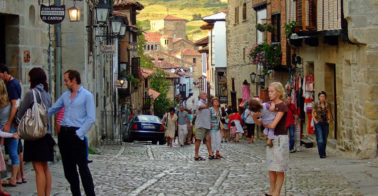 Calle del centro de Santillana del Mar. Oleg Sidorenko (Flickr)