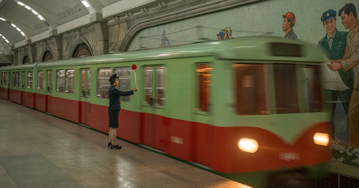 Metro de Pyongyang (Koryo Tours)