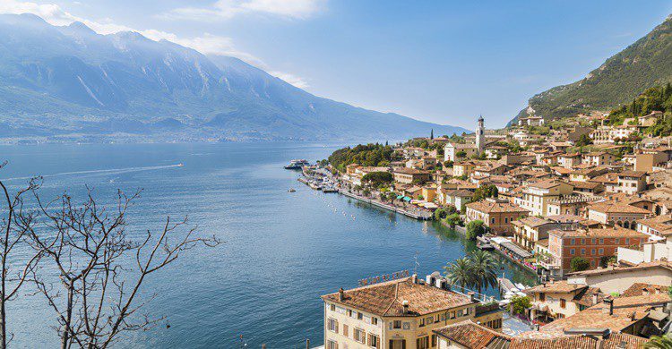 Vista de Limone Sul Garda. Isaac74 (iStock)