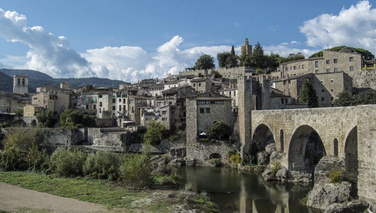 Besalú, en Gerona. Vicenfoto (iStock)