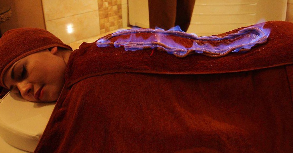 Masaje con fuego (Herbal Spa, Facebook)