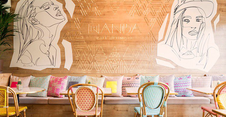 Decoración optimista (Wanda Café)