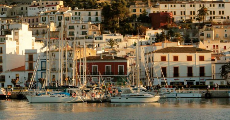 La isla de Ibiza no echa el cierre al verano (Flickr)
