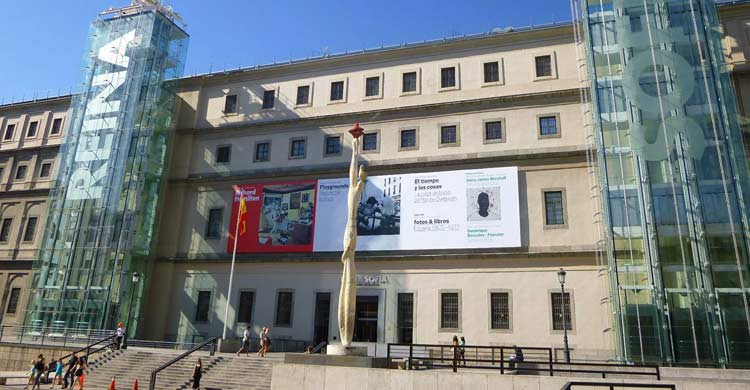 Museo Reina Sofía (wikimedia.org)