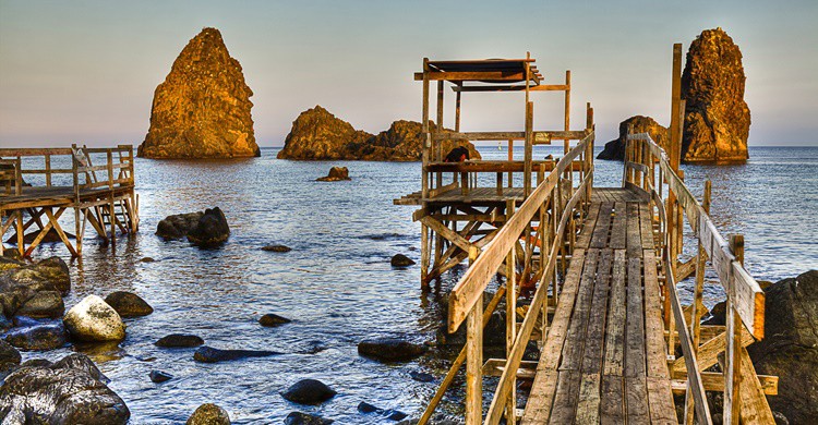 Aci Trezza y sus farallones. Vercingetorige (iStock)