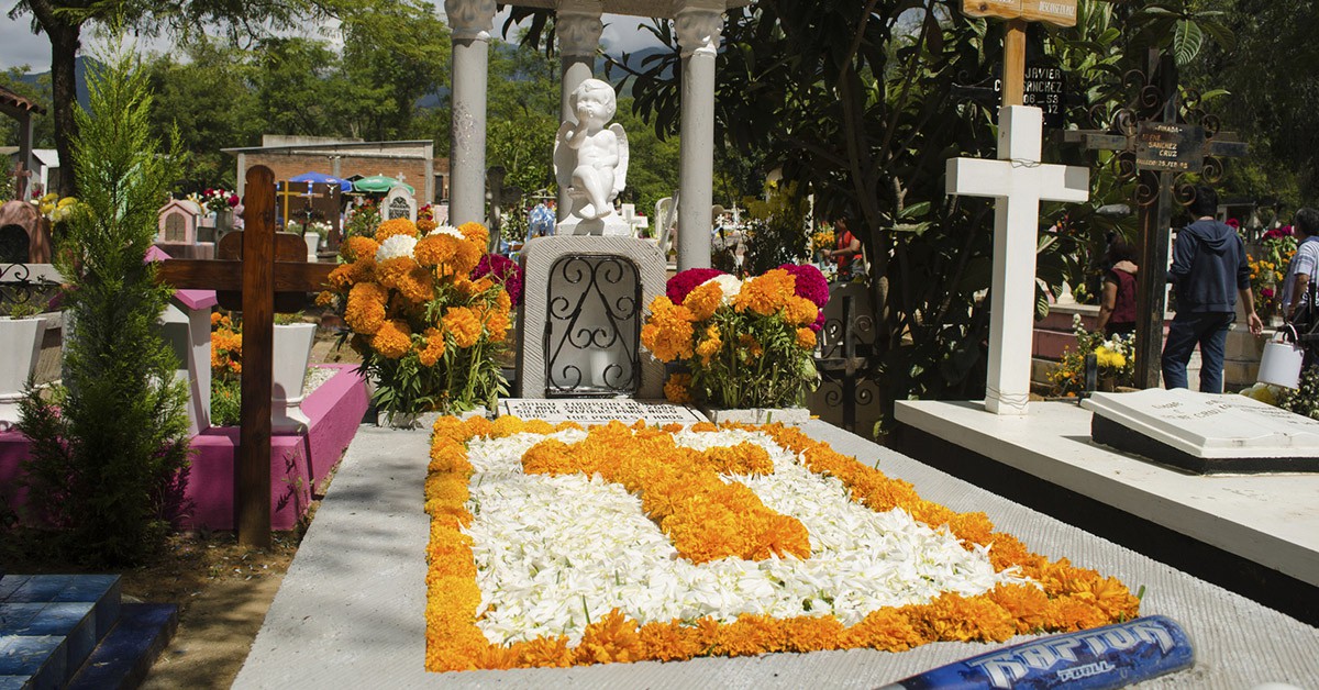 Fiesta en los cementerios (iStock)
