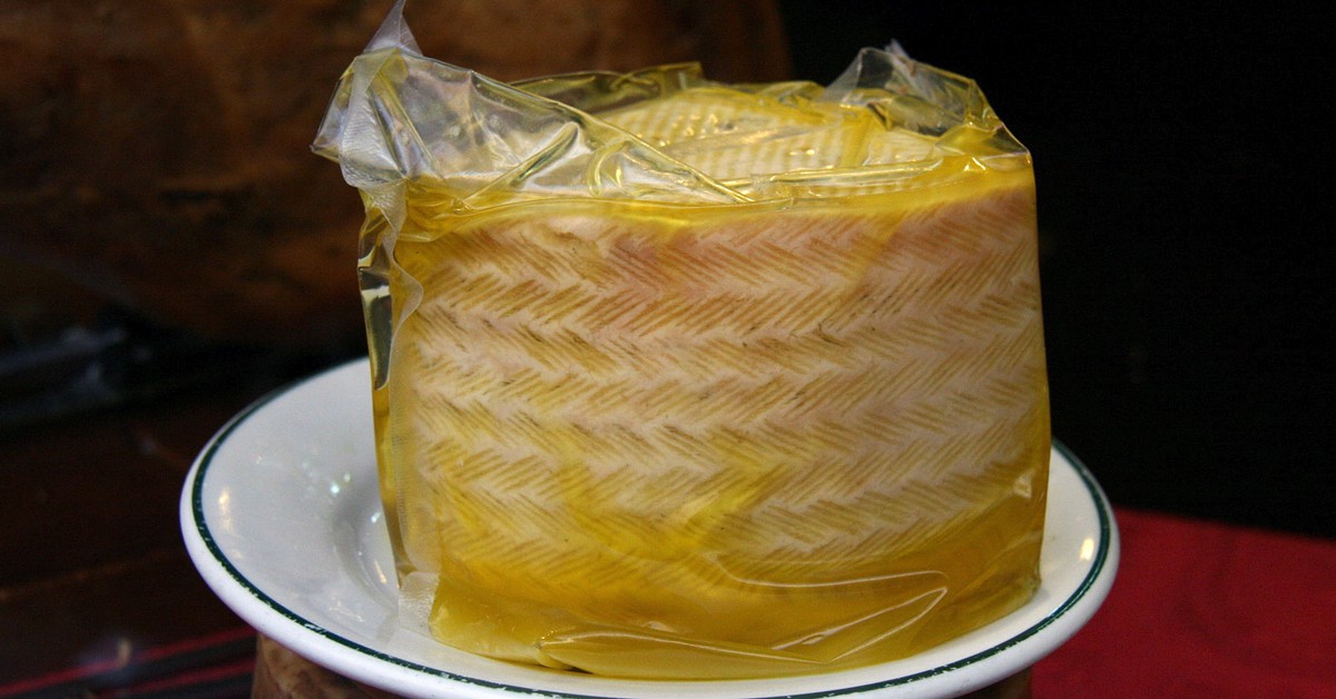 Queso manchego envasado al vacío (Tamorlan, Wikipedia)