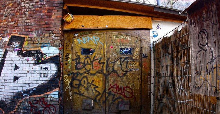 La puerta de la discoteca (Goldengate, Facebook)