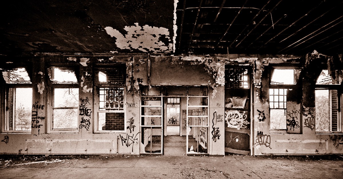 Larundel (Looking Glass, Foter)