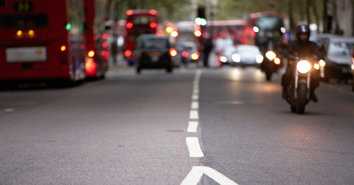 conducción por la izquierda (Istock)