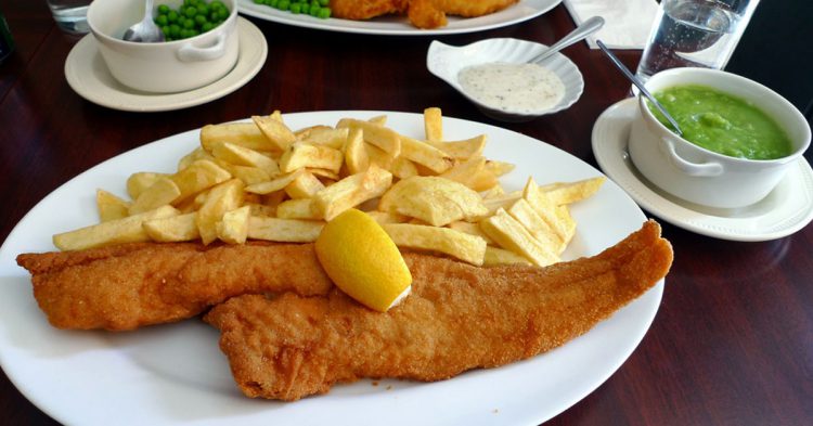 Los tradicionales 'fish and chips' en Londres (Flickr)