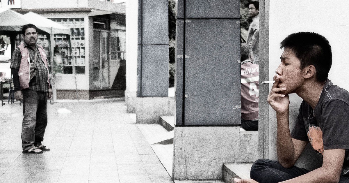 Si fumas, no tires el cigarrillo a la acera en Tailandia (Flickr)