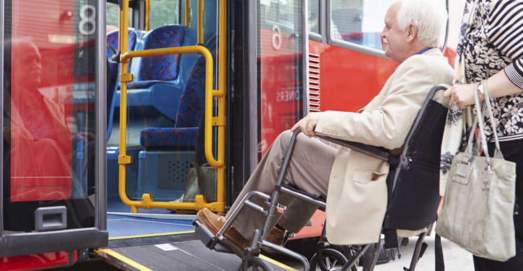 Autobús adaptado (istock)