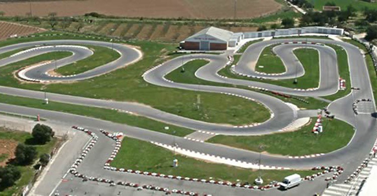 Imagen aérea parcial del circuito de kart (http://kartingvendrell.com/)