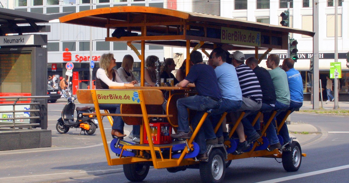 BierBike en Colonia (Harold R Cologne, Foter)