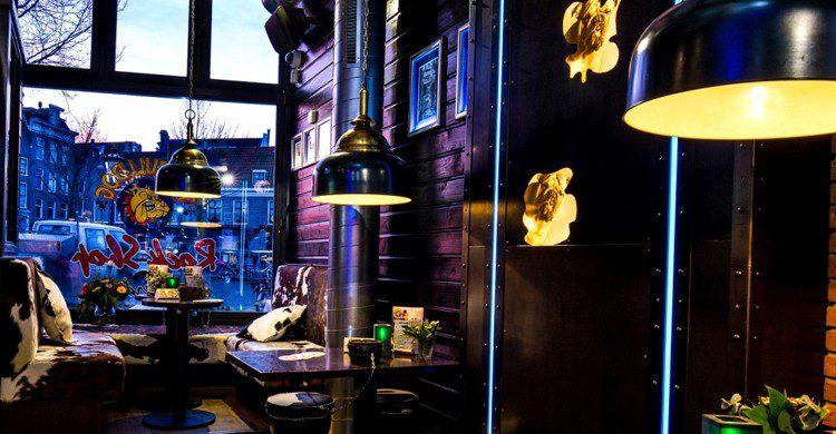 Vista de The Bulldog Rock Shop (Web de The Bulldog)