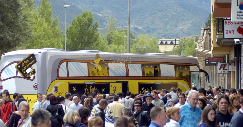 Las colas son típicas para comprar lotería en La Bruixa d’Or (wikimedia.org)