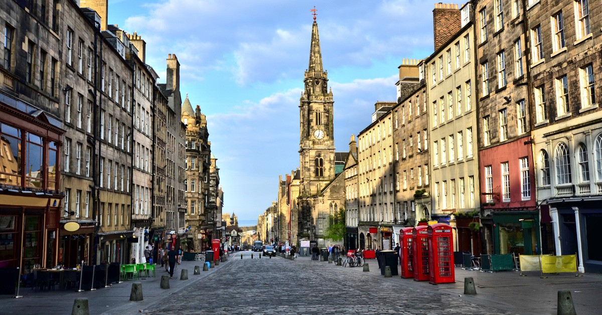Royal Mile en Edimburgo (Istock)