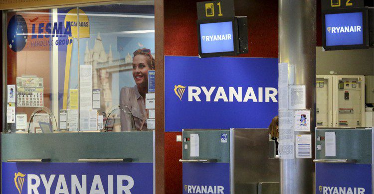 Ryanair en el aeropuerto (iStock)