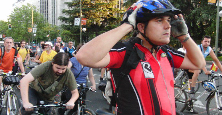 Es importante utilizar casco cada vez que montamos en bicicleta. Olga Berrios (Flickr)