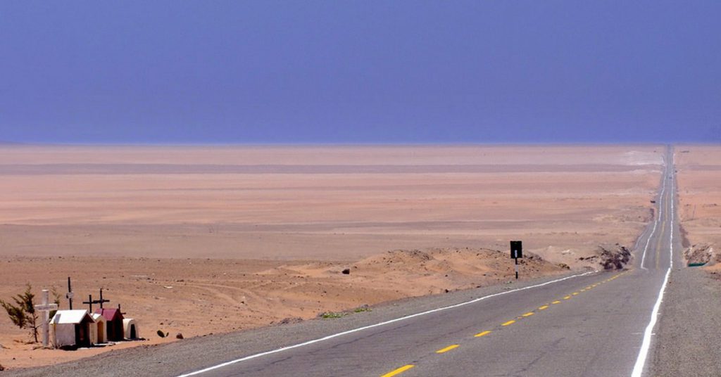 Panamericana / desierto Tacna (flickr.com/photos/aduarteweb/17558881873)