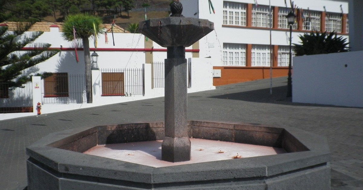 Fuente de vino en Fuencaliente, La Palma (espanabizarra.tumblr.com)